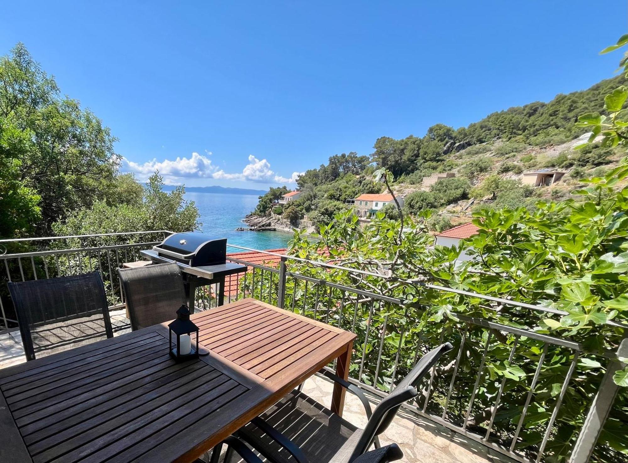 Paradise Apartments - Robinson Getaway Gdinj Eksteriør bilde
